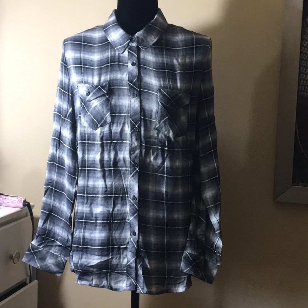 Romeo + Juliet Plaid Button Down